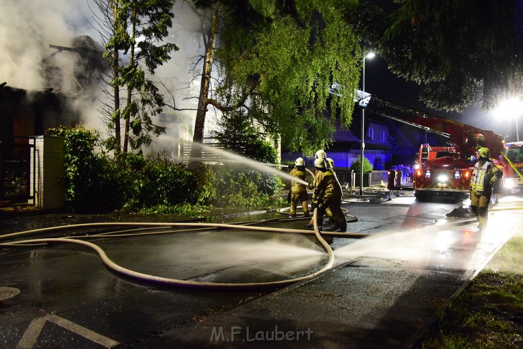 Grossfeuer Einfamilienhaus Siegburg Muehlengrabenstr P0027.JPG - Miklos Laubert